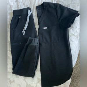 Womens Figs scrub set- Size Small. Zamora jogger and Casma scrub top